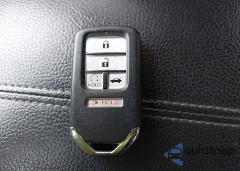 2017 Honda Accord Hybrid Ex-L z USA, uszkodzony, nr VIN JHMCR6F53HC028196